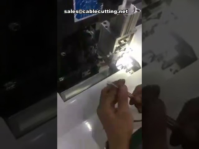 Máquina Pelacables y Crimpadora de Terminales: Equipo Automatizado para Pelado y Crimpado de Cables