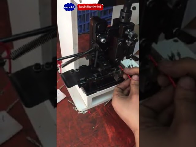 Máquina eléctrica de crimpado de terminales de cobre para cables de acero