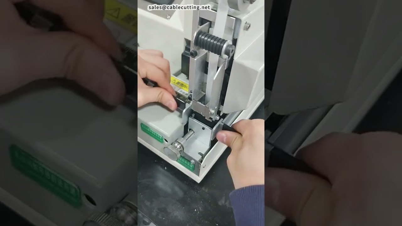 Máquina de Envoltura de Cinta Tipo Push con Posicionamiento Preciso - 1000 Cables/Hora #fábrica #maquinaria