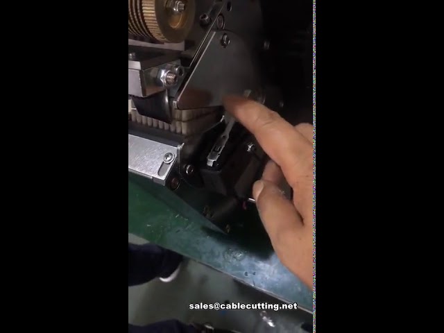 Máquina automática de encintado para uniones centrales de arneses con sensor de proximidad