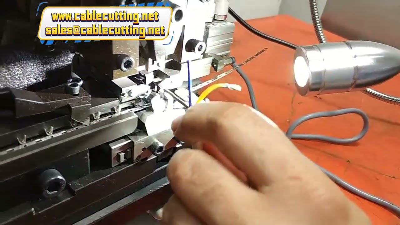 Máquina pelacables y crimpadora de terminales Super Mute - Pelado y crimpado de cables eléctricos