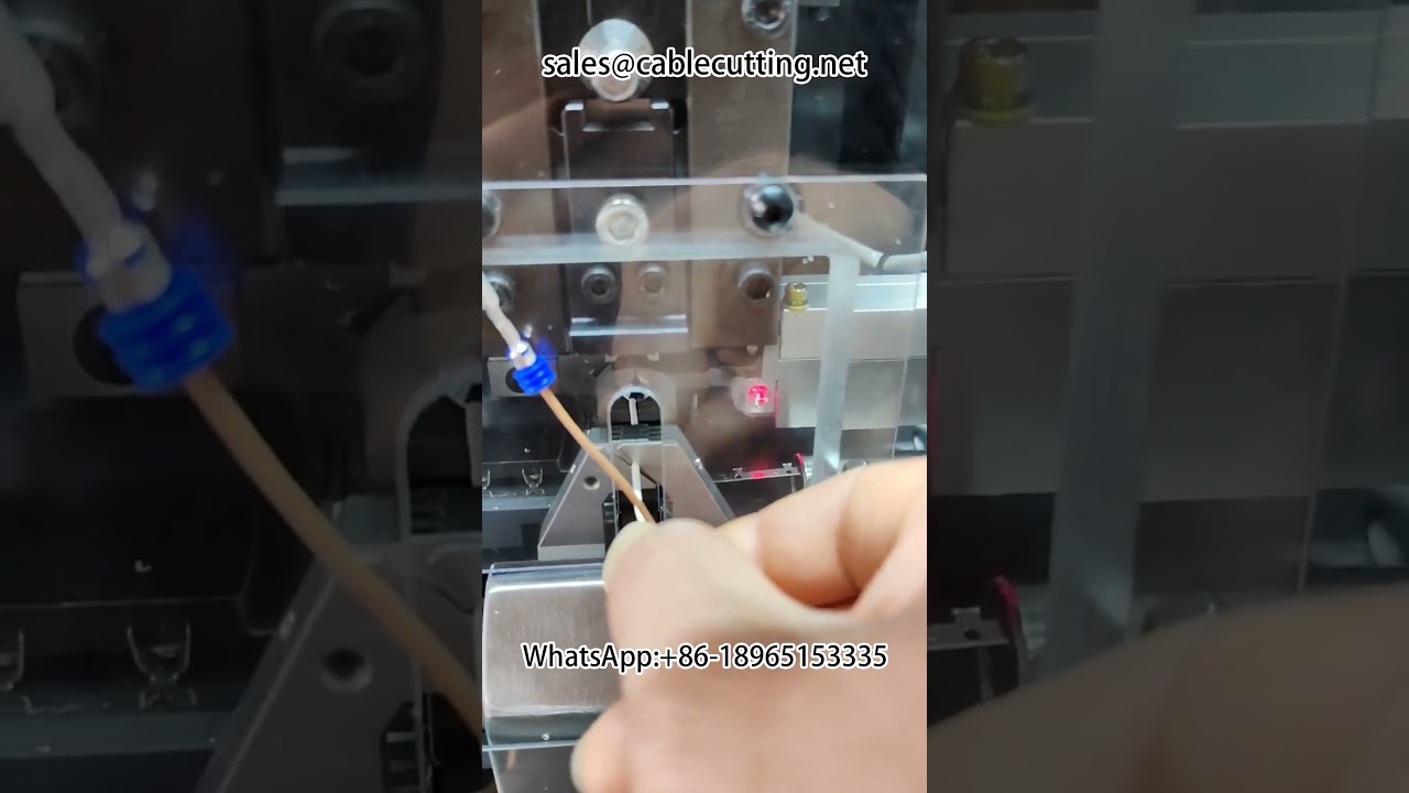 Máquina de enhebrar, pelar y golpear conectores impermeables #equipamiento_de_arneses