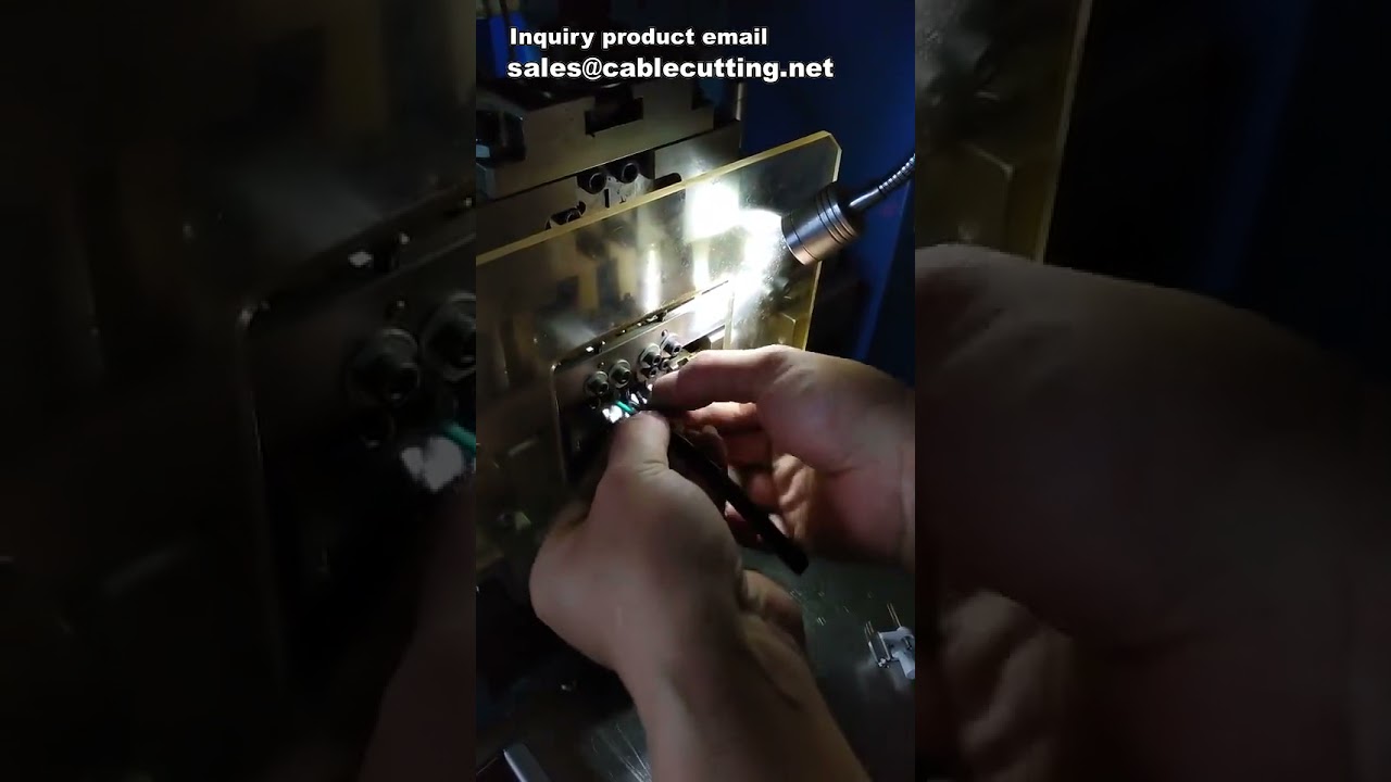 Máquina Crimpadora de Enchufe Francés para Cables de Alimentación | Equipo Industrial
