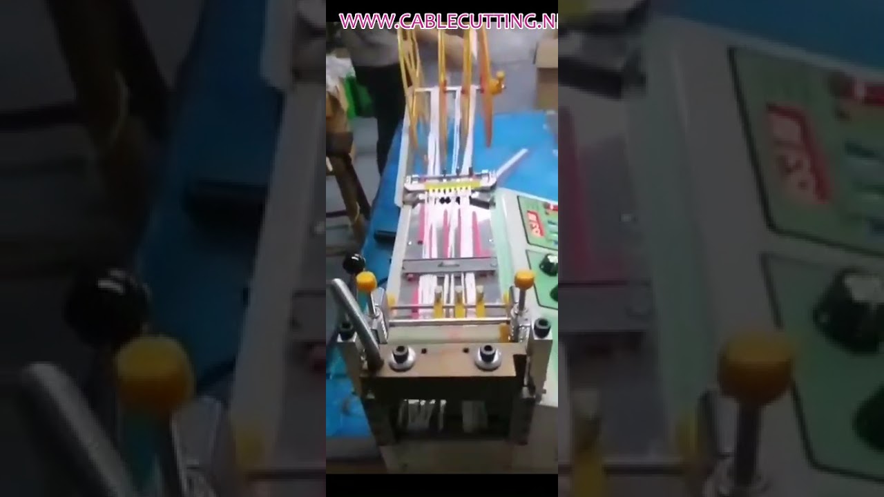 Máquina Cortadora de Mascarillas para Producción de EPI