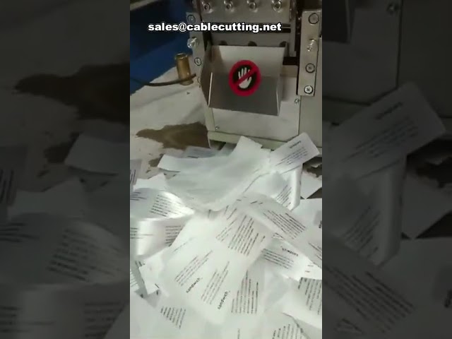 Máquina cortadora y selladora de bordes para etiquetas tejidas - Alta precisión y eficiencia