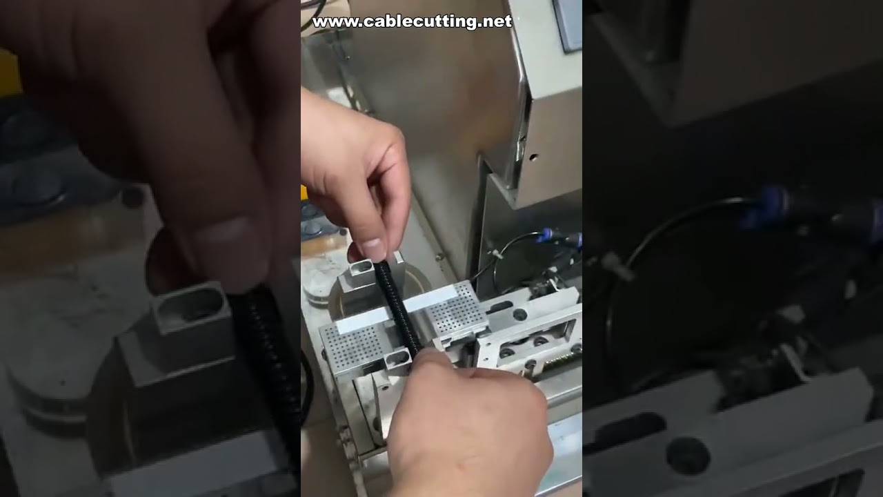 Máquina Etiquetadora para Mangueras de Acero: Etiquetado Autoadhesivo y Plegado de Etiquetas