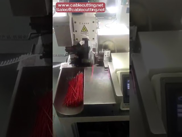 Máquina crimpadora de terminales para cables eléctricos - Pelado, corte y crimpado eficiente