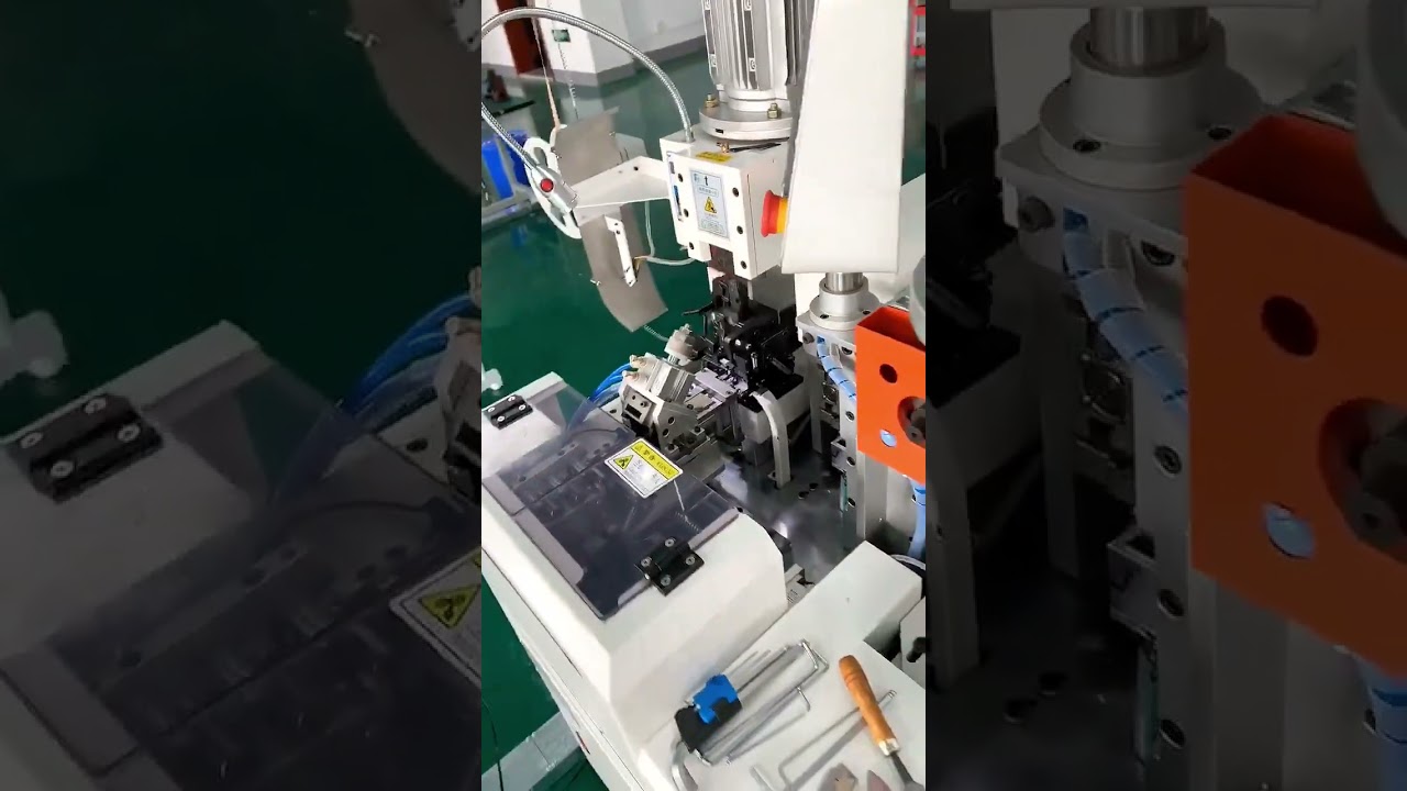 Máquina Crimpadora Automática de Doble Cabezal en Acción | Equipo Industrial Real
