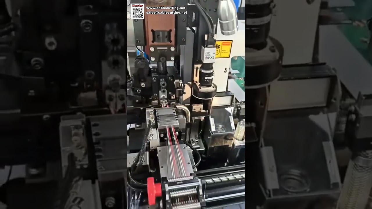 Máquina Automática de Inserción de Conectores para Arneses de Cableado Ultracortos de 15mm - Shorts