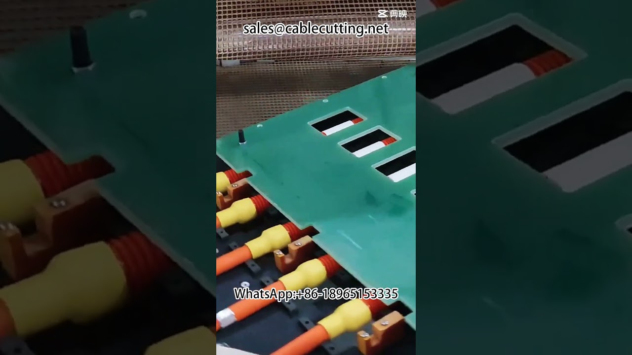 Equipo de procesamiento de arneses para cables de energía renovable | Máquina peladora, crimpadora y termocontraíble