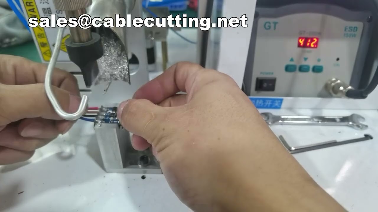 Máquina de Soldadura Semiautomática para Cable a PCB | Soldadura de Precisión