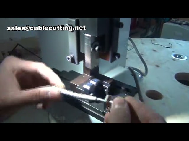 Máquina de crimpado para terminales de tubo: procesamiento eficiente de arneses de cables y conectores