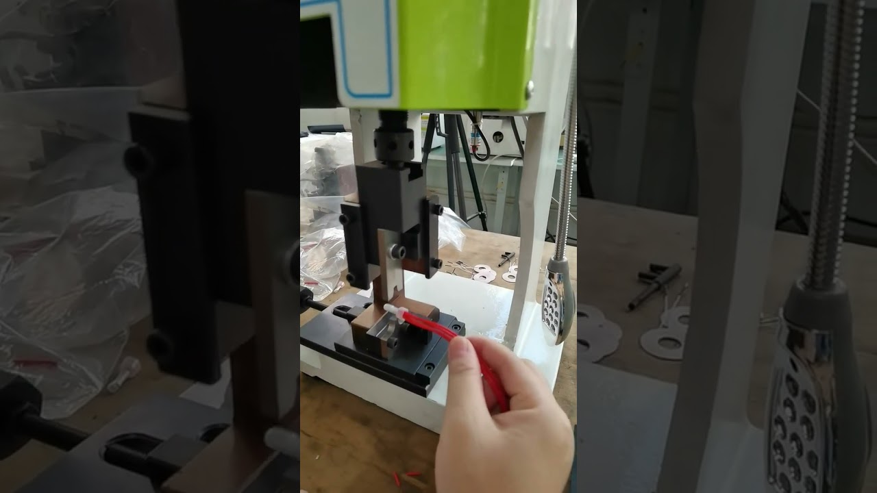 Máquina de Terminales 2T con Crimpado de Molde de Grano Único - Toma Real #fábrica #máquina #herramientas