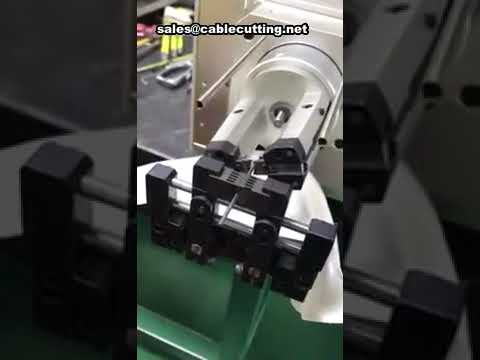 Ajuste preciso de cuchilla en máquina peladora de cables coaxiales