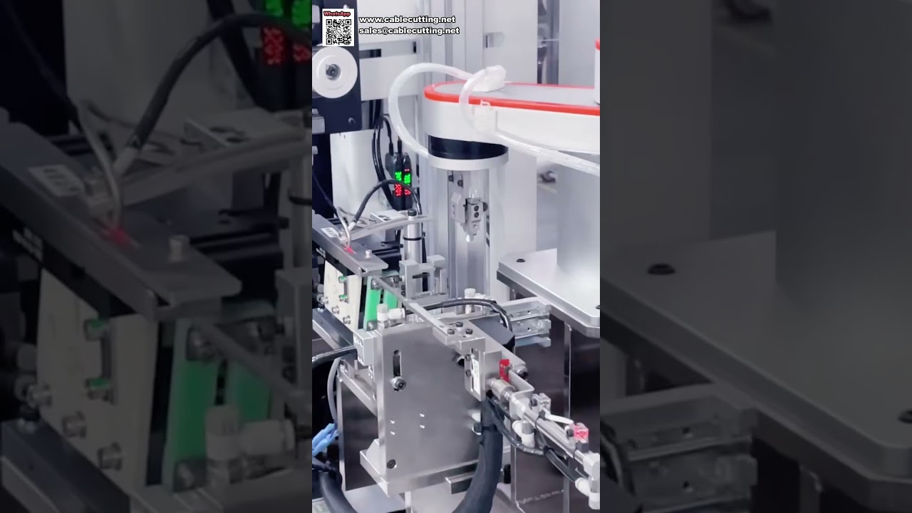 Equipo totalmente automático para procesamiento de cables con alimentación flexible y engarzado de terminales